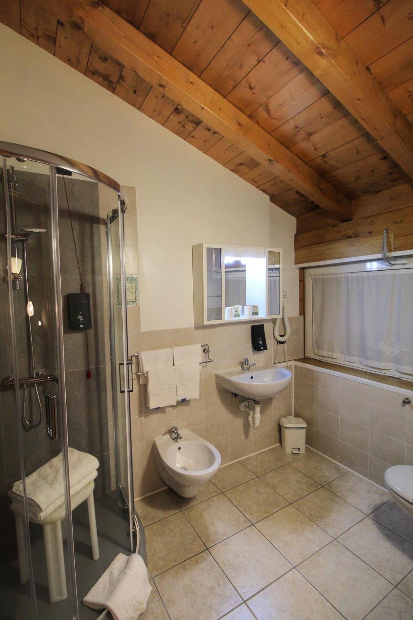 סן פלגרינו טרמה Hotel Avogadro מראה חיצוני תמונה